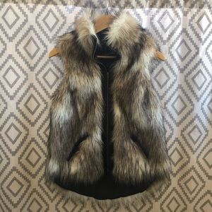 Faux Fur Zip-up Vest